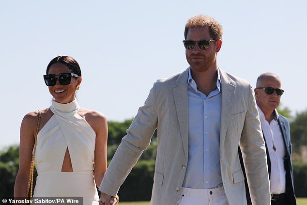 Harry & Meghan SLAMMED For Taking Part In ‘Royal Tour’ Despite Giving Up Their Titles