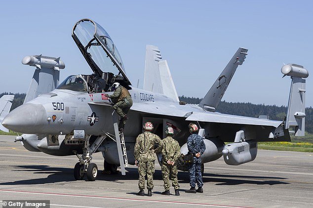 US Navy ‘Super Hornet’ Worth $100 Million CRASHES Into San Diego Bay