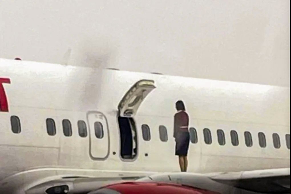 Cabin Crew Busted Posing for Photos on Plane Wing While Waiting for Takeoff As Airline Announces Investigation