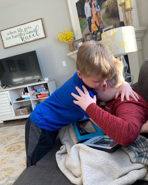 MY SON CAME HOME FROM SCHOOL—AND THE FIRST THING HE DID STOPPED ME IN MY TRACKS