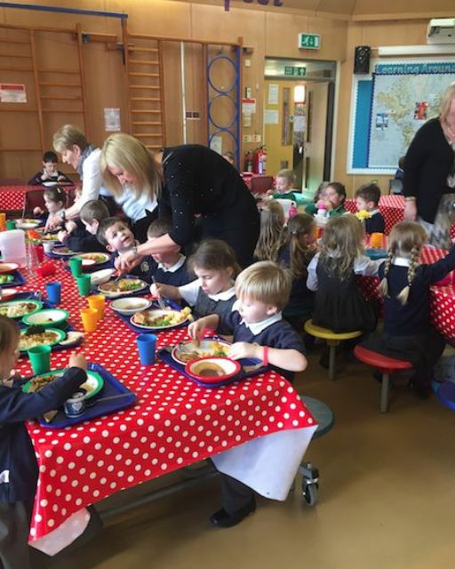 MY KIDS HAD LUNCH AT SCHOOL—AND THEN DID SOMETHING COMPLETELY UNEXPECTED TO THEIR TEACHER