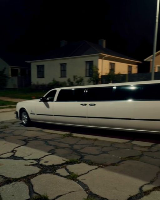 MAN GIVES HIS WHOLE PAYCHECK TO A WOMAN WITH A BABY WHO SAID SHE MISSED HER TRAIN — THE NEXT MORNING, A LONG WHITE CAR SHOWED UP OUTSIDE HIS HOUSE