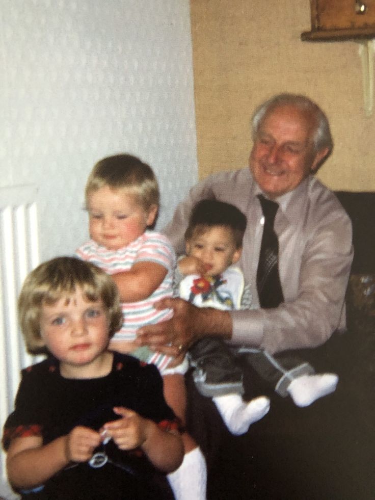WE FOUND THIS PHOTO OF GRANDAD—AND LEARNED THE STORY HE NEVER TOLD ANYONE