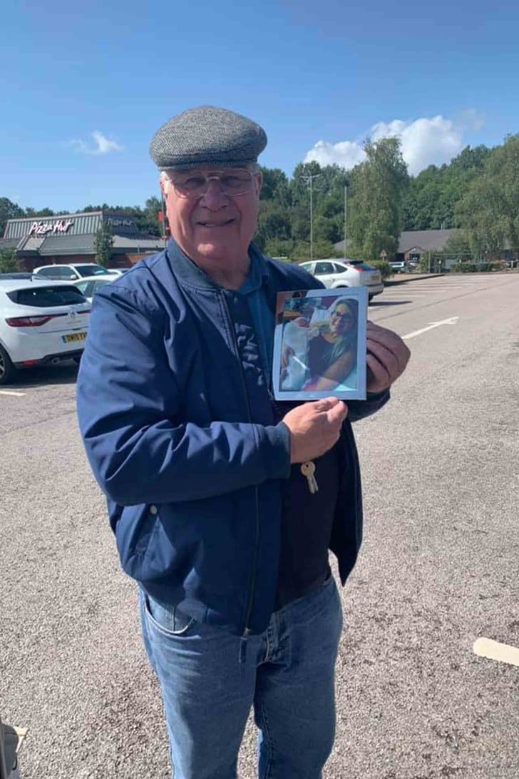 THIS ELDERLY MAN GOT TO SEE THE FIRST PHOTO OF HIS GREAT-GRANDCHILD—BUT NO ONE EXPECTED HIS REACTION