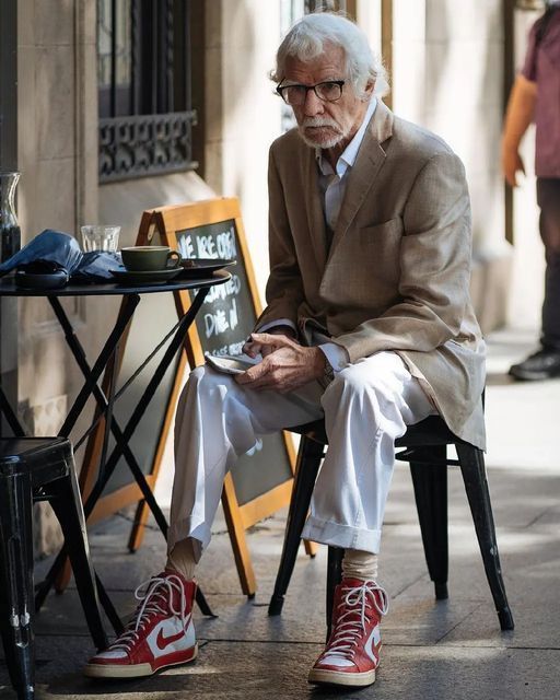 My Grandfather Only Wore Suits—Until I Caught Him Outside In Shoes That Didn’t Belong To Him