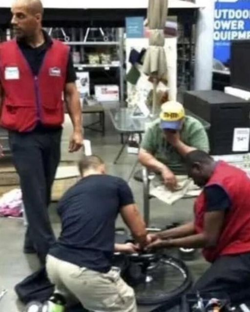 Restoring Dignity: A Simple Act of Kindness at Lowe’s