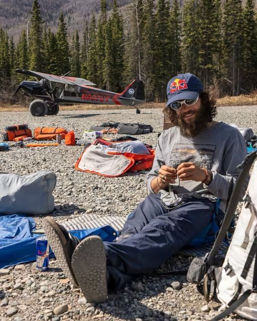 I Agreed To A Weekend Trip With My Cousin—But Then I Found A Photo Of Myself In A Tent I’ve Never Slept In