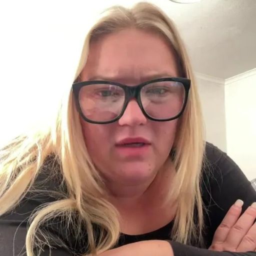 Working Mum Breaks Down: “Why Don’t I Get Extra Help For Doing Everything Right?”