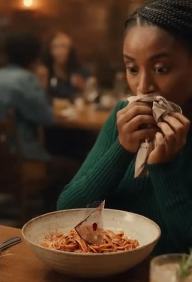 I Found A Huge Piece Of Glass In My Pasta—But The Manager’s Reaction Shook Me More