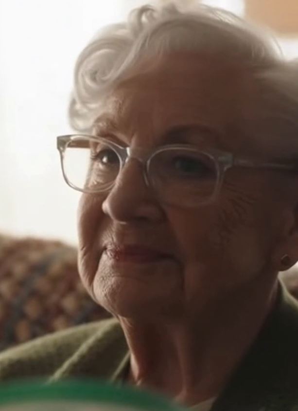 She Changed Her Will On A Tuesday. By Saturday, They Were Fighting In The Hospital Room