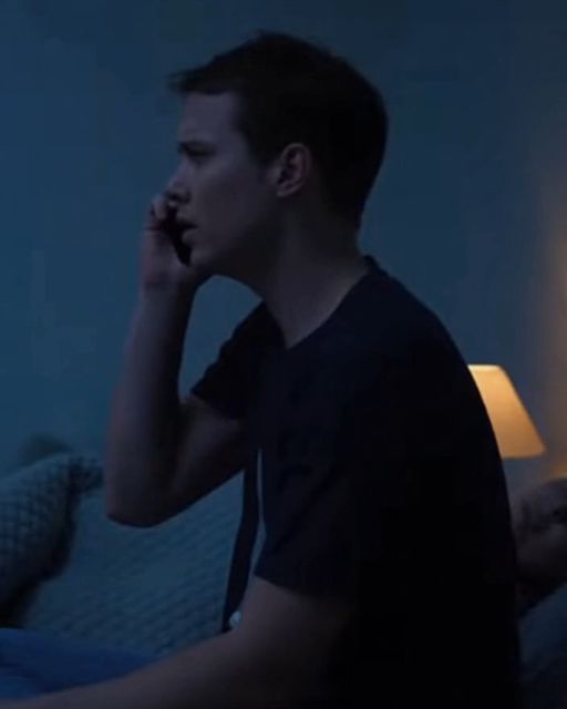 When The Strange Woman Called At 2 A.M., I Let My Husband Take The Fall