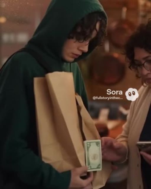 Restaurant Owner Yells At Delivery Driver—A Customer’s Recording Ruined Him Online