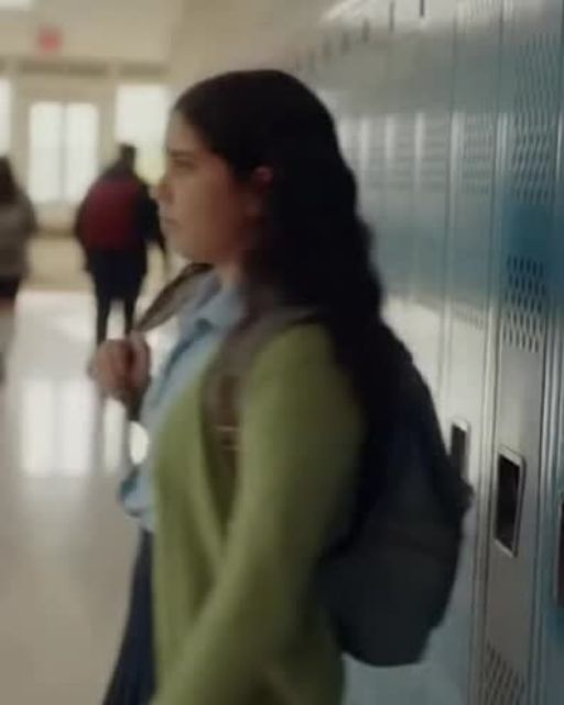 Teacher Sends Girl Home For “Dress Code Violation”—Her Mom’s Response Shut The School Down