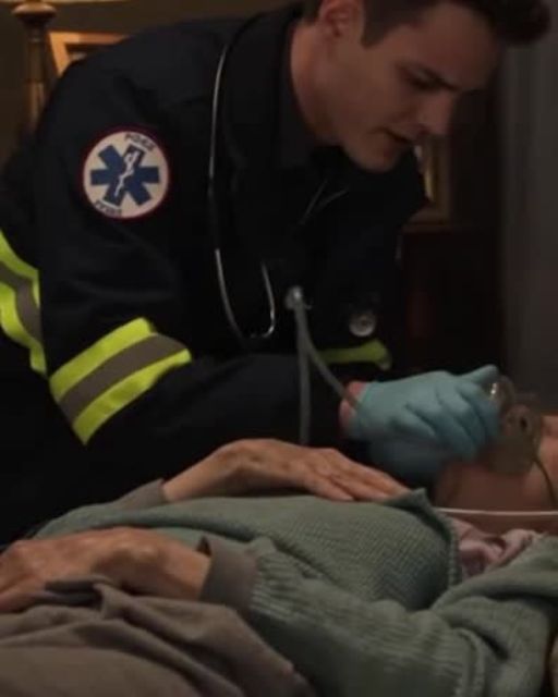 Paramedic Refuses To Enter “Dangerous” House—Finds Out Who Lives There Too Late