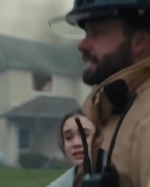 Firefighter Yells At Teen For Calling 911—Her Baby Brother Is Still Inside And She’s Screaming