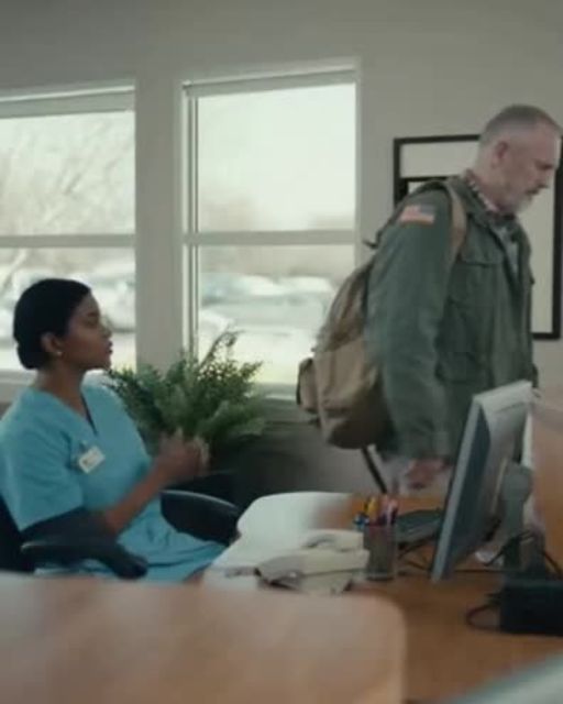 Veteran Gets Turned Away From Clinic—Then a Doctor Sees His File and Sprints Into the Parking Lot