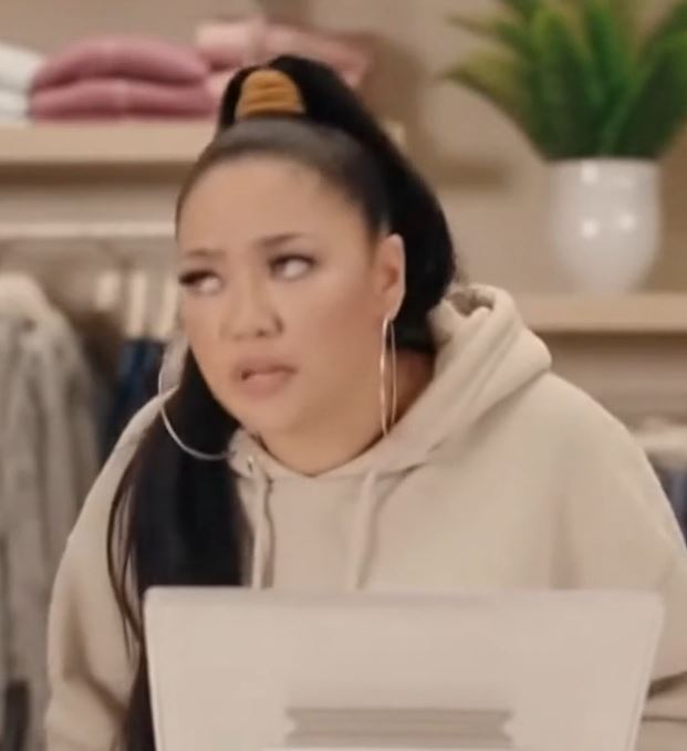 I Went to Buy a Simple Dress — and Ended Up Watching a Mother Teach Her Daughter a Lesson She’ll Never Forget