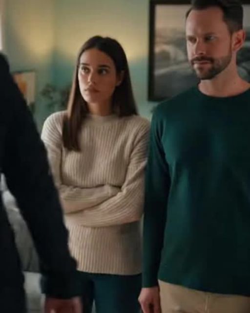 Brother-in-Law Tells Couple to Give Up Their Home—the Deed Shows Who Actually Owns It