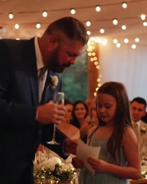 Uncle Refuses to Let Girl Speak During Toast—Her Note Makes Everyone Quiet
