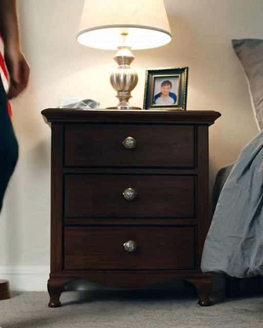 My Sister Texted That I’d Be Taking Care Of Her “while She Figured Things Out” — Ten Minutes After I Said No, A Message From My Mom Sent Me To The Box Under My Bed And Rewrote Everything I Thought I Knew About Our Family