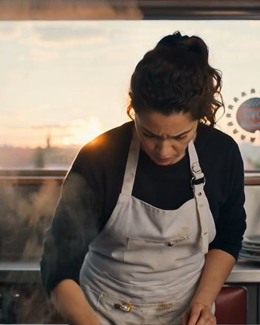 I Was Washing Dishes In A Diner — He Tipped $500 And Asked My Name. My Rich Grandpa Would’ve Never Believed What Happened Next.