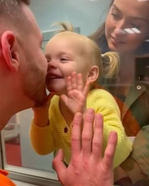 2-year-old Says One Word To Her Dad In Prison — And A Visitor In The Next Booth Calls The Warden