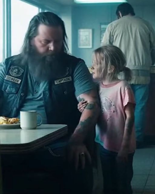 I Felt A Tug On My Leather Vest And Looked Down At A Trembling 6-year-old Girl. She Whispered Three Chilling Words That Made 300 Hells Angels Stop Dead In Their Tracks—and Changed Everything In The Next 15 Minutes. What Happened Next On Route 95 Wasn’t Justice, It Was Something Much Darker.