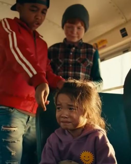 Biker Boards Bus And Tells Terrified Little Girl “come With Me” — What He Showed Her Next Left Everyone Speechless
