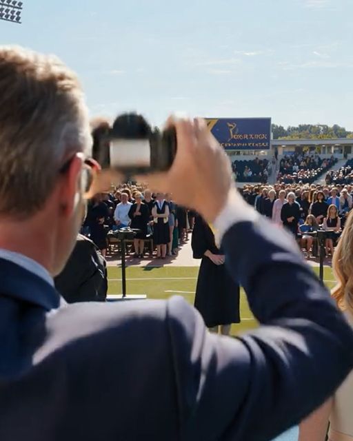They Came For My Twin Sister’s Graduation With Flowers And Front-row Smiles—then The Dean Started Describing A Valedictorian They Didn’t Recognize