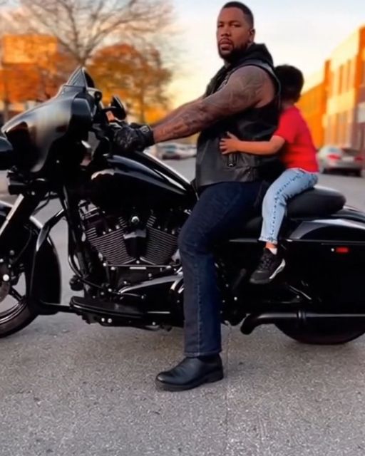 Kid’s Tears Stopped As Biker Crew Started Their Engines