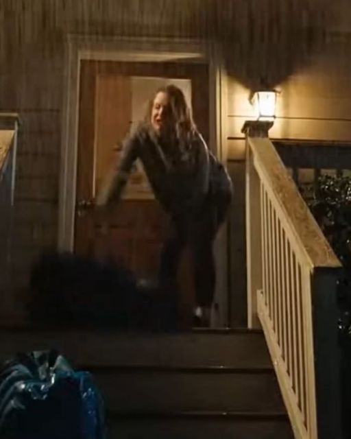 I Saved Two Kids From The Rain. The Note In The Boy’s Pocket Told Me Why Their Mother Locked The Door.