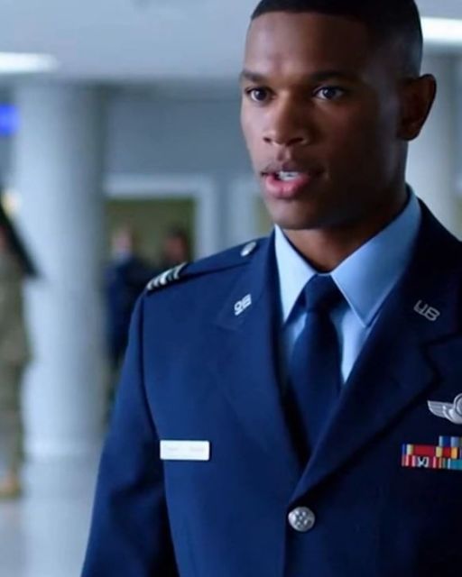 He Demanded She Remove Her โfakeโ Jacket – Then Everyone Fell Silent