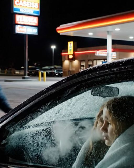 Bikers Find Freezing Kids In A Car – And Surround It Until The Mother Returns