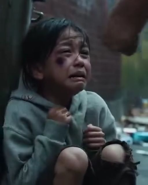 I Heard A Little Girl Sobbing In An Alley – Then I Found Out Who The Man Yelling At Her Really Was